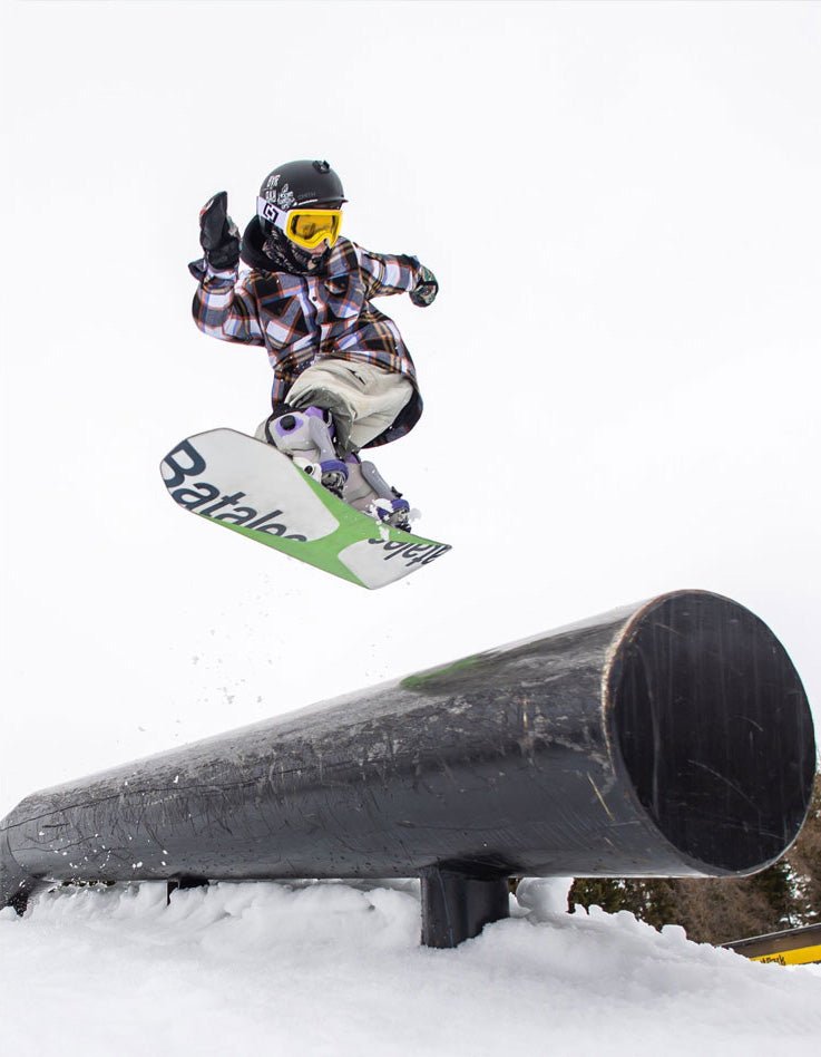 Bataleon Evil Teen Snowboard 2025 - The Snowboard Shop