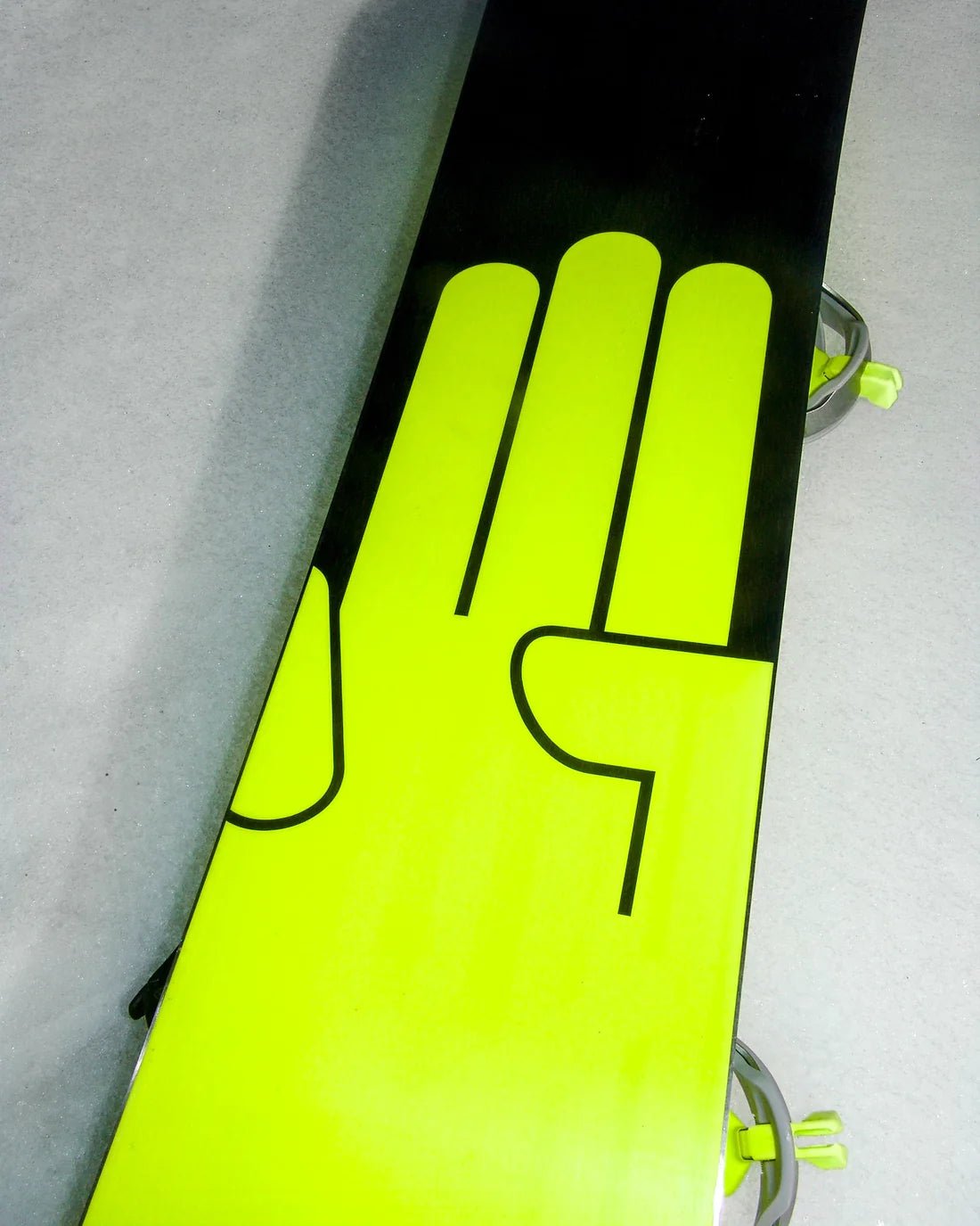 Bataleon Evil Twin 20Y Wide Snowboard 2026 - The Snowboard Shop