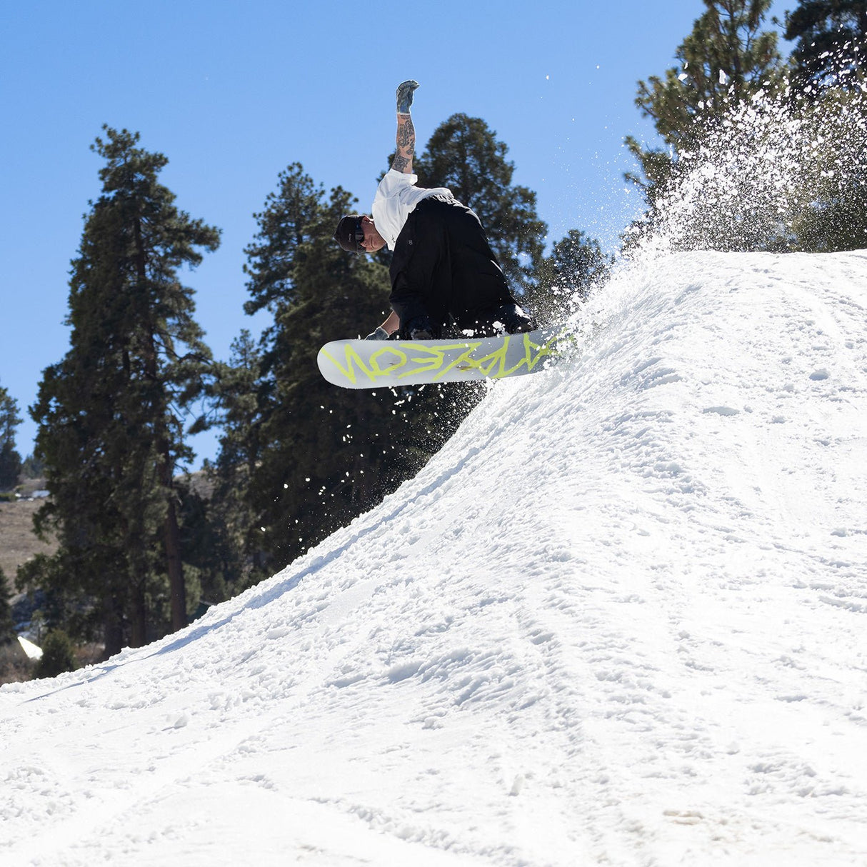 Bataleon Evil Twin Snowboard 2027 - The Snowboard Shop