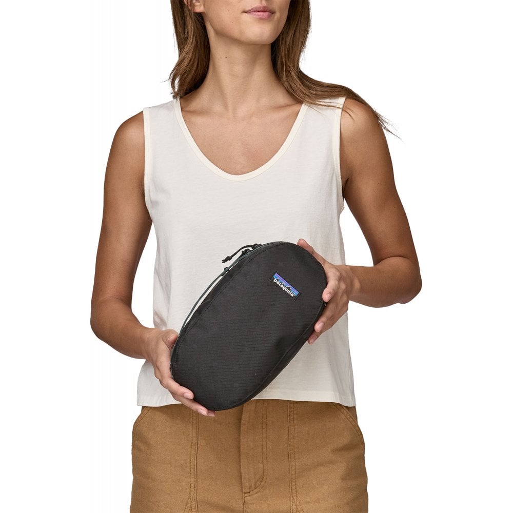 Patagonia Black Hole Cube 3L - The Snowboard Shop