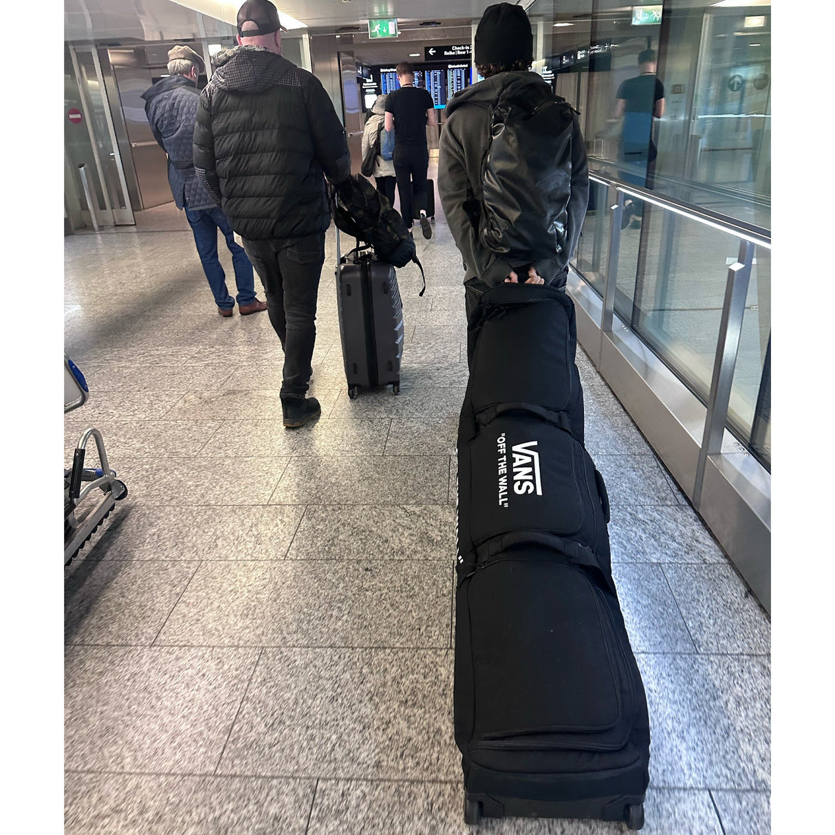 Vans Long Haul Wheeled Snowboard Bag - The Snowboard Shop