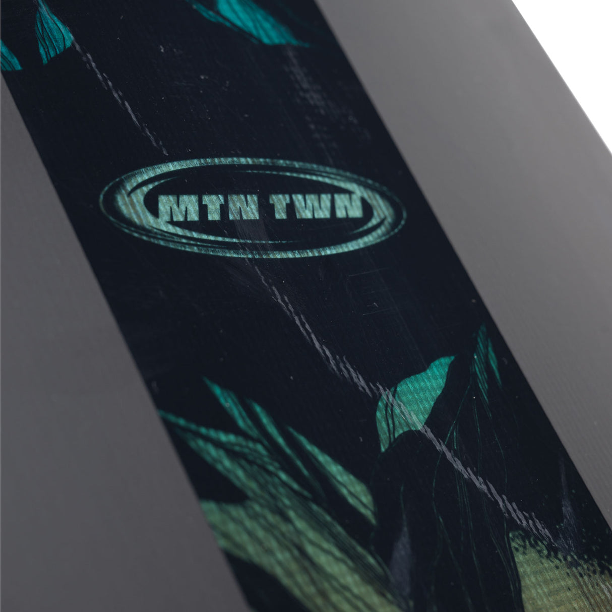 Jones Mountain Twin Wide Snowboard 2026