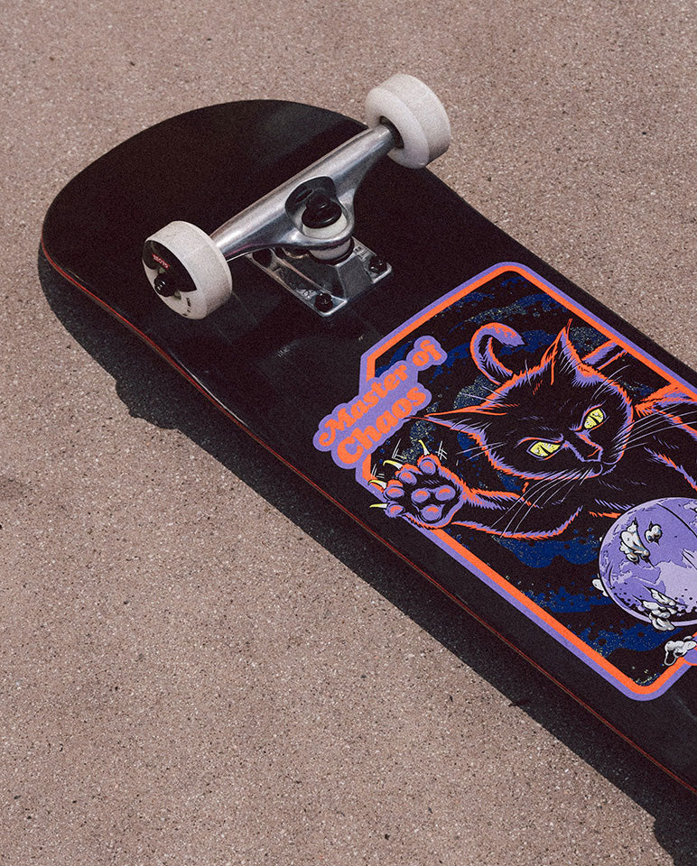 Globe G1 Master of Chaos Complete Skateboard