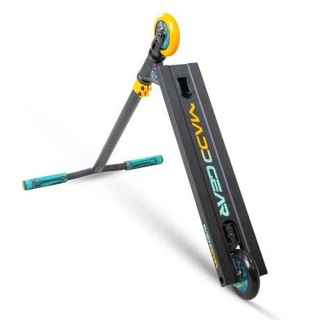 Madd Gear MG 2 Obsidian Scooter - The Snowboard Shop